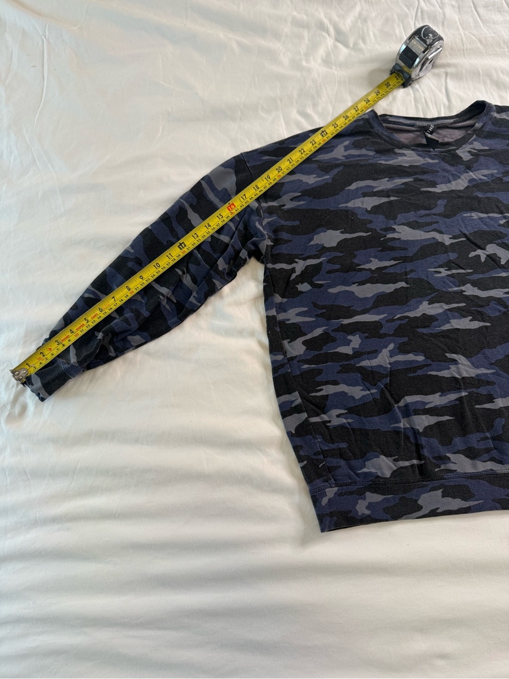 Athleta Blue Camo Soft Fleece Crewneck Sweatshirt M - Picture 10 of 10